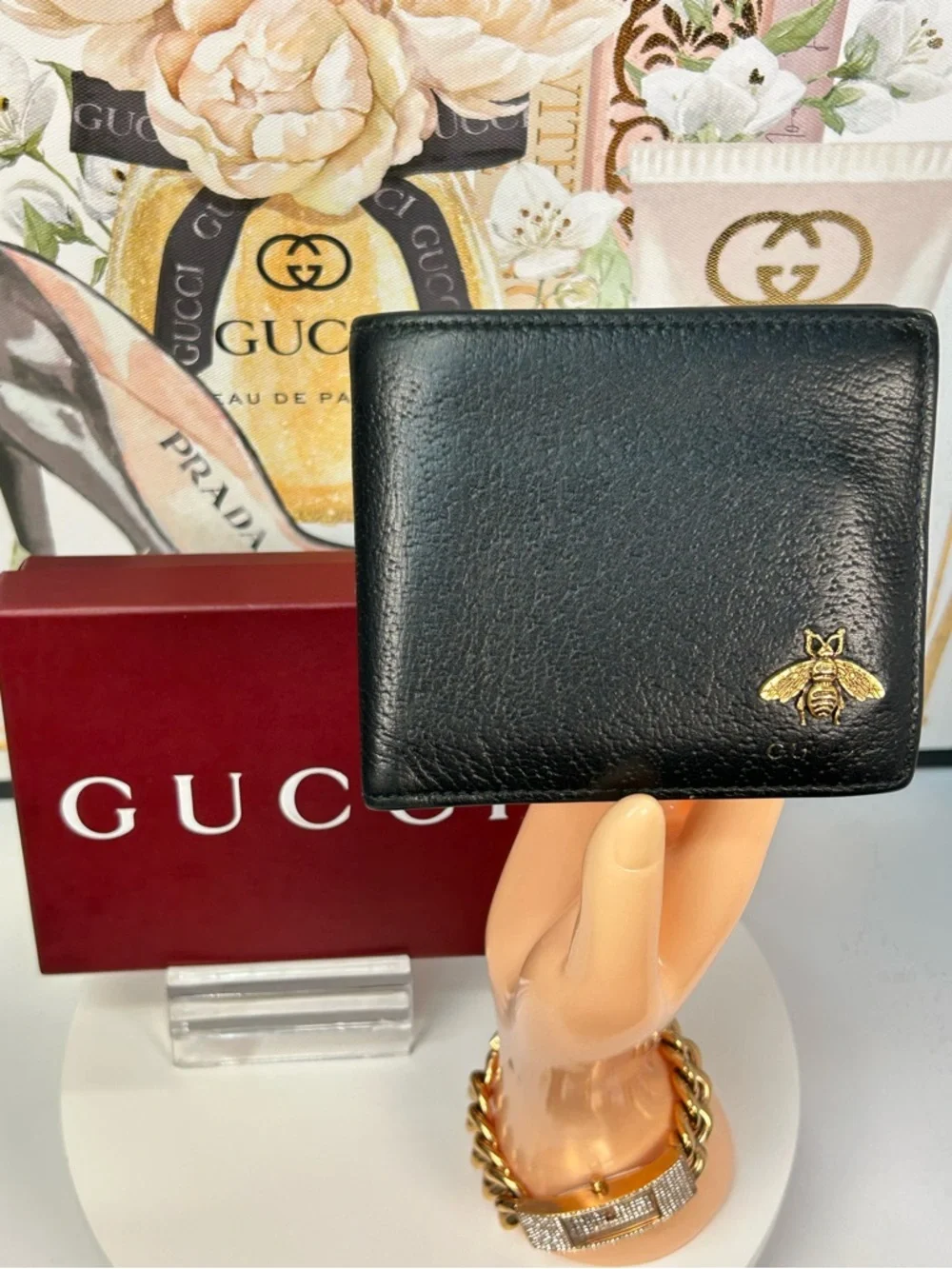 Gucci pre owned